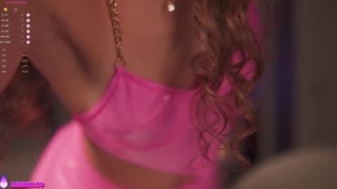 Snapshot of angels_kiss chatting on November 16, 10:32 am Nikki online show from November 16, 10:32 am