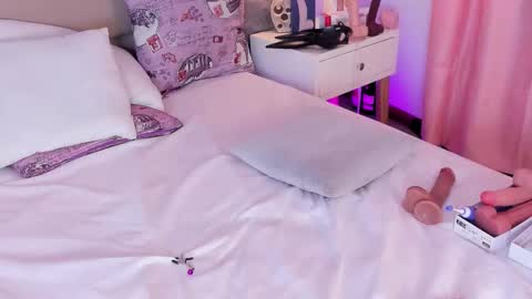 Angela online show from November 1, 5:04 pm