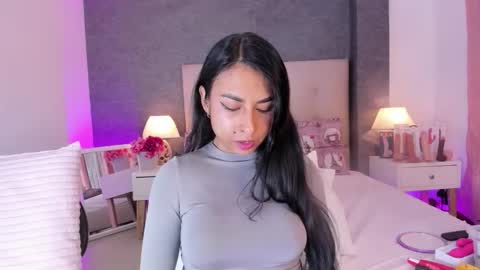 Angela online show from December 5, 2:47 pm