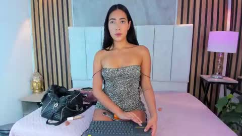 Angel  online show from November 4, 12:32 am