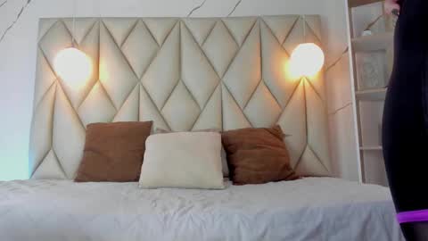 ANGIE online show from November 21, 2:16 pm