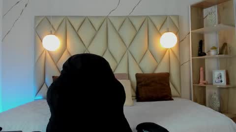 ANGIE online show from December 15, 1:59 pm