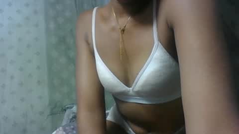 angeltta69 online show from April 29, 8:04 pm