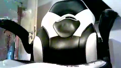 Snapshot of angeluscam chatting on November 18, 8:30 am angeluscam online show from November 18, 8:30 am