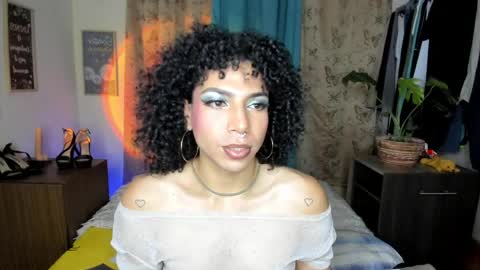 angelwhitte online show from April 28, 1:37 am
