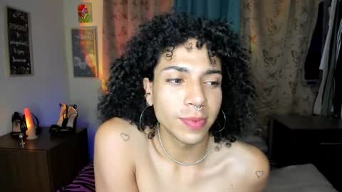Snapshot of angelwhitte chatting on May 12, 6:32 am angelwhitte online show from May 12, 6:32 am