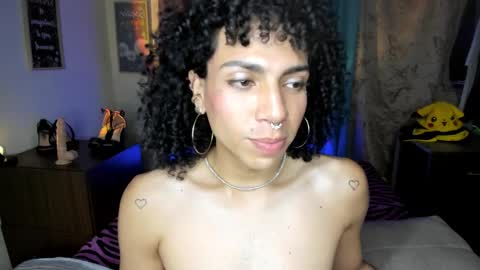 Snapshot of angelwhitte chatting on May 13, 1:25 am angelwhitte online show from May 13, 1:25 am