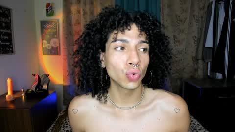 Snapshot of angelwhitte chatting on May 28, 11:02 pm angelwhitte online show from May 28, 11:02 pm