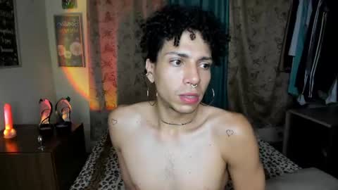 Snapshot of angelwhitte chatting on June 15, 6:37 am angelwhitte online show from June 15, 6:37 am