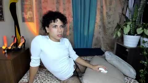 angelwhitte online show from June 26, 4:28 am