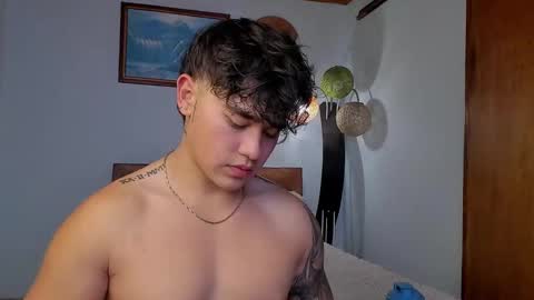 Snapshot of angelx_fox chatting on February 17, 1:04 am Angel Fox online show from February 17, 1:04 am