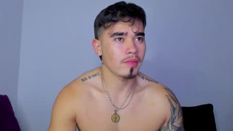 Snapshot of angelx_fox chatting on September 18, 1:40 am Angel Fox online show from September 18, 1:40 am