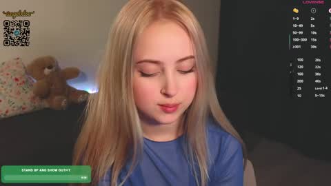 Snapshot of angelxloe chatting on May 13, 12:19 am Im Chloe i do FLASH BOOBS for new fan club online show from May 13, 12:19 am