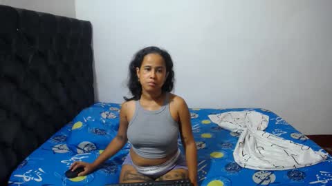 Snapshot of angelys_02 chatting on September 20, 2:12 am Angie online show from September 20, 2:12 am