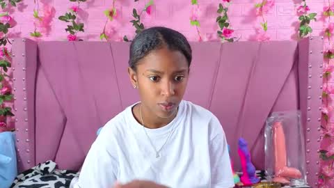 Snapshot of angeyapetite chatting on December 4, 12:25 pm Anyega online show from December 4, 12:25 pm