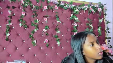 Snapshot of angeyapetite chatting on April 17, 12:19 pm Anyega online show from April 17, 12:19 pm