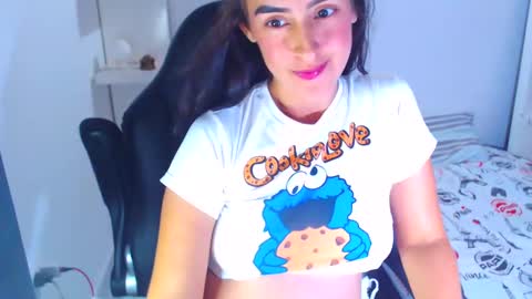 Snapshot of angie_dreamgirl chatting on December 29, 9:52 pm IG angie dreamgirl01 online show from December 29, 9:52 pm