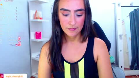 Snapshot of angie_dreamgirl chatting on May 10, 8:25 pm IG angie dreamgirl01 online show from May 10, 8:25 pm