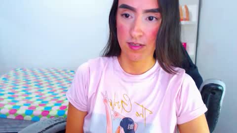 Snapshot of angie_dreamgirl chatting on May 19, 11:00 pm IG angie dreamgirl01 online show from May 19, 11:00 pm