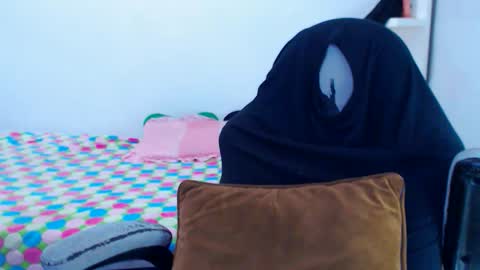 Snapshot of angie_dreamgirl chatting on June 11, 12:32 am IG angie dreamgirl01 online show from June 11, 12:32 am
