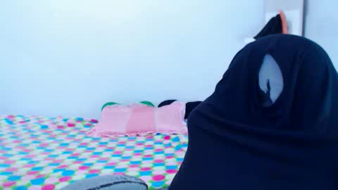 Snapshot of angie_dreamgirl chatting on June 11, 2:53 am IG angie dreamgirl01 online show from June 11, 2:53 am