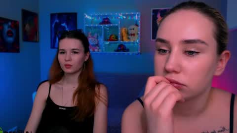 Snapshot of angie_foxy chatting on June 22, 7:11 pm Angle online show from June 22, 7:11 pm