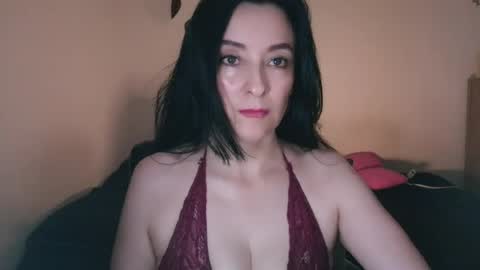 Snapshot of angiesquirt chatting on July 31, 2:22 am VALENTINA online show from July 31, 2:22 am