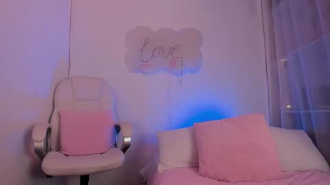 Snapshot of angiiebylpz chatting on March 1, 2:13 pm violeth lopez online show from March 1, 2:13 pm