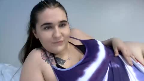 Snapshot of angilina007 chatting on May 28, 3:48 am angilina007 online show from May 28, 3:48 am