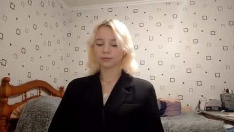 Snapshot of anglauntiedt chatting on December 5, 2:14 pm Sofa online show from December 5, 2:14 pm