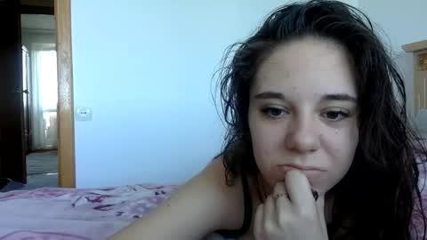 Snapshot of angle_cute05 chatting on June 20, 2:42 pm Angel Cute online show from June 20, 2:42 pm