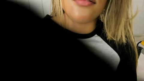 Snapshot of angueljonnes chatting on May 21, 4:52 am ANGUEL JONES online show from May 21, 4:52 am