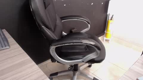 angy online show from November 18, 8:46 pm