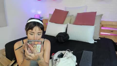 Anie Monday to Saturday from 200 pm to 810pm  UTC-5 Colombia Time online show from October 18, 7:58 pm