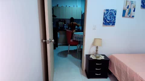 laura  online show from November 16, 12:38 am