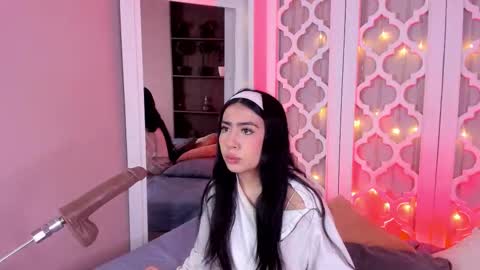 aniie_west online show from February 19, 12:00 pm