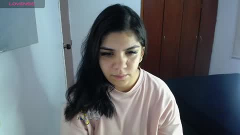 Snapshot of aniisaalii chatting on June 3, 3:53 am Anissa online show from June 3, 3:53 am