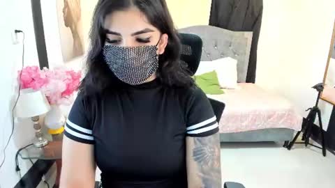 Snapshot of aniisaalii chatting on June 13, 9:46 pm Anissa online show from June 13, 9:46 pm