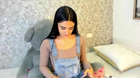 anika_h online show from February 2, 12:15 pm