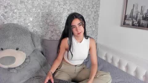 anika_h online show from April 8, 12:27 pm