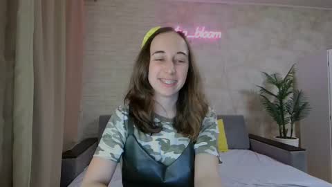 anikabloom online show from January 31, 8:12 pm