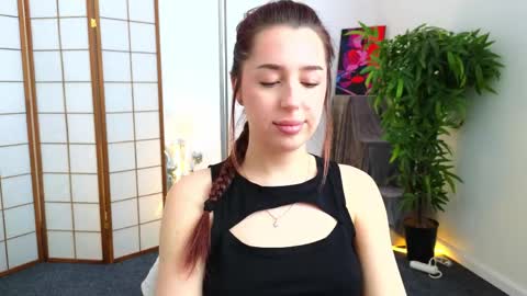 Snapshot of anikaharryson chatting on April 29, 7:23 am Anika online show from April 29, 7:23 am