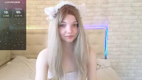 Snapshot of animealica chatting on June 18, 3:29 am Alica online show from June 18, 3:29 am