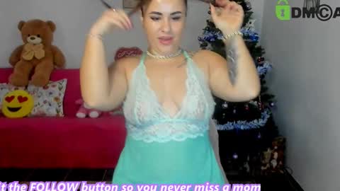 Snapshot of anissyax chatting on December 16, 4:06 am AnissyaX online show from December 16, 4:06 am