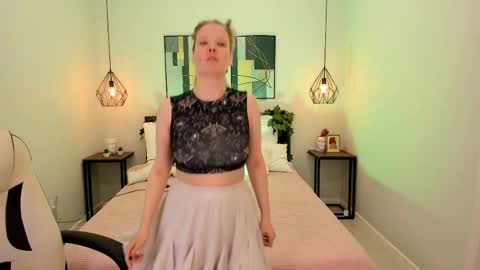 Snapshot of anita_hitteys chatting on June 3, 8:17 am anita_hitteys online show from June 3, 8:17 am