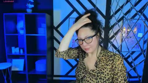 Anita online show from November 28, 9:28 pm