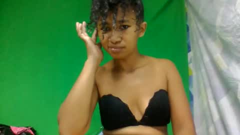 Snapshot of anitaazzh chatting on June 1, 6:48 am anitaazzh online show from June 1, 6:48 am