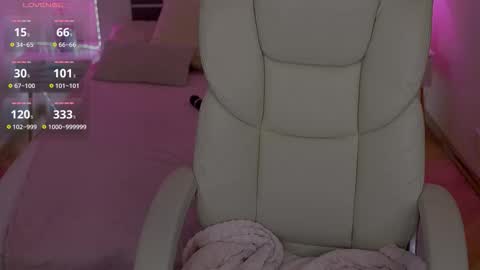 anittarays online show from November 25, 5:02 pm