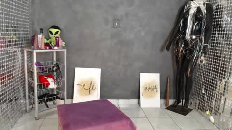 Hello My name is NaiaraPv is OPEN online show from June 5, 2:29 am