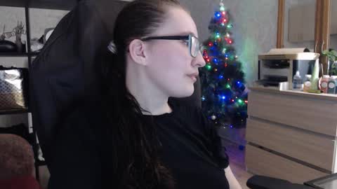 Snapshot of ankey_rayah chatting on February 3, 3:59 pm Nameless online show from February 3, 3:59 pm